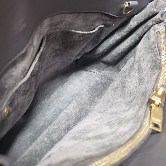 1️⃣0️⃣2️⃣0 Authenticated Saint Laurent Sac de Jour - Picture 6 of 15